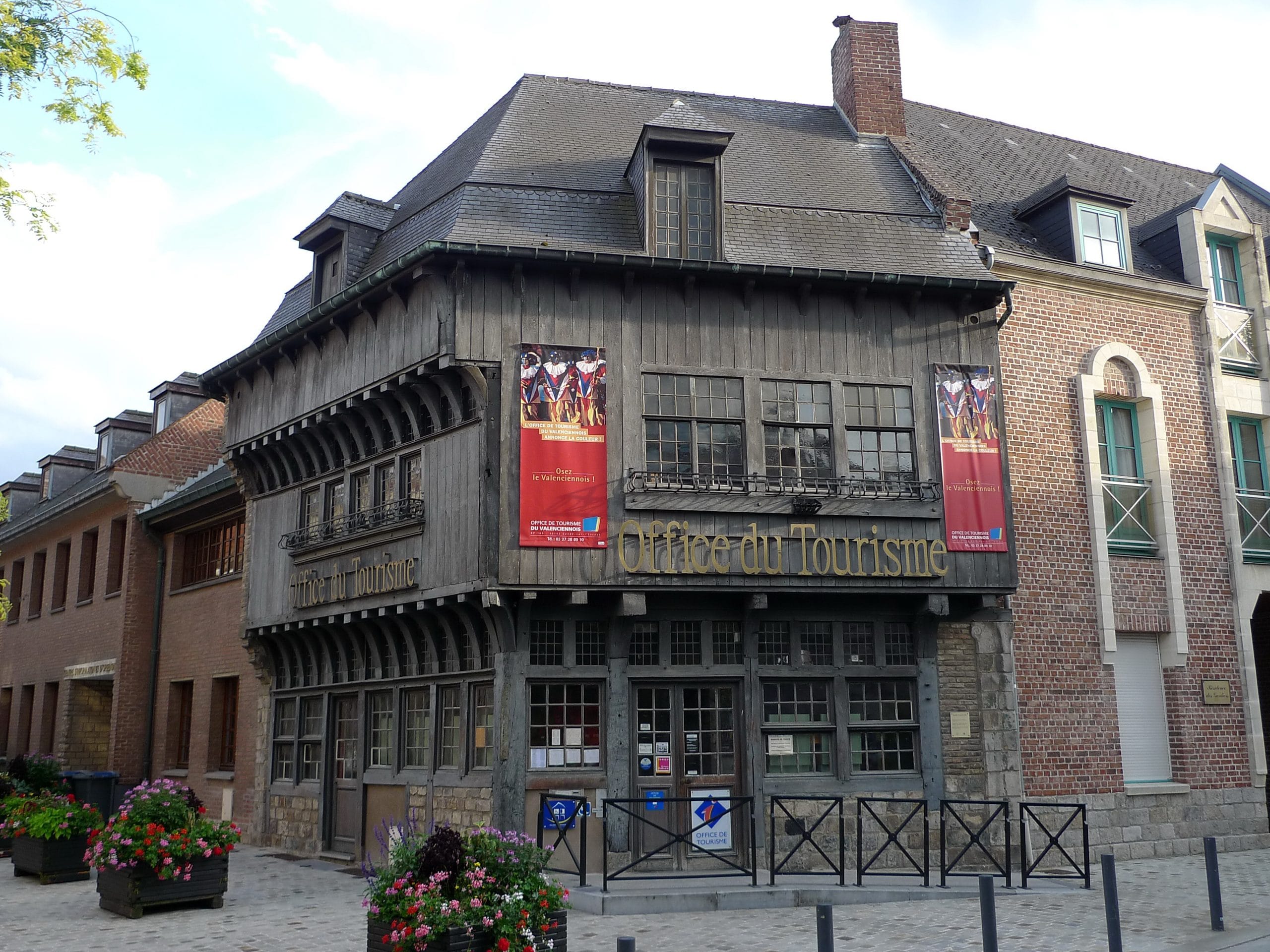 Déménagement Valenciennes - Maison espagnole, quartier historique